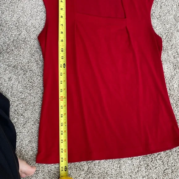 Kasper Red Sleeveless Blouse - Picture 7 of 7